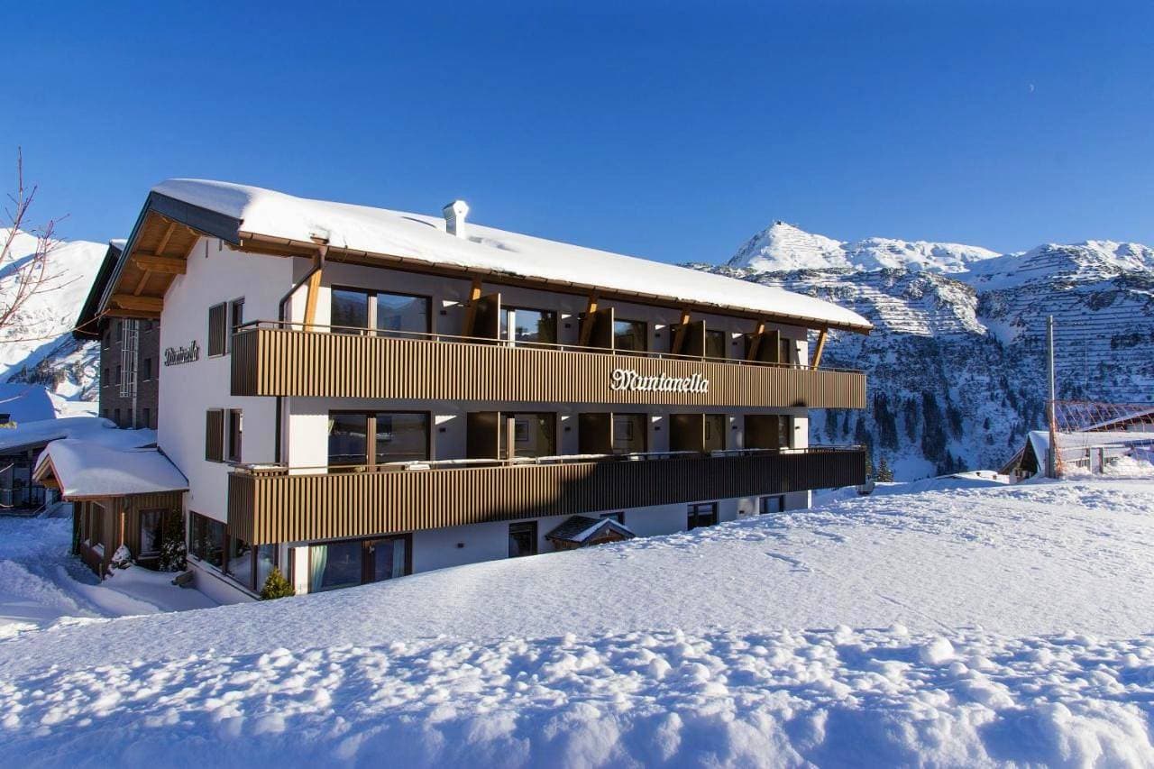 Foto 4 von 10: Double Room with Balcony