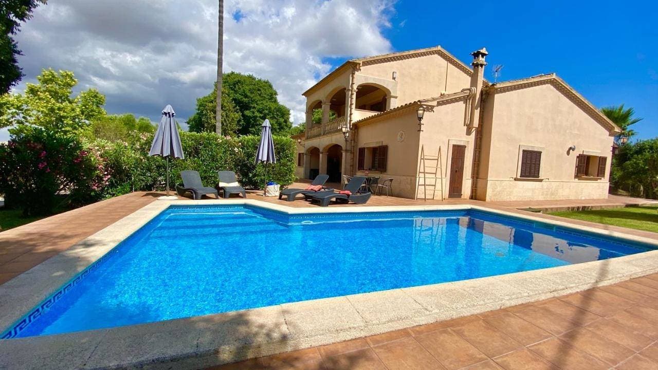 Foto 11 von 39: Villa für 8 Personen mit Pool