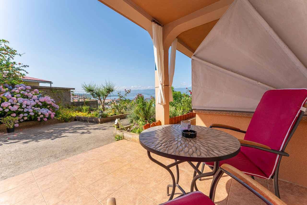 Studio mit Terrasse und schönen Meerblick 1