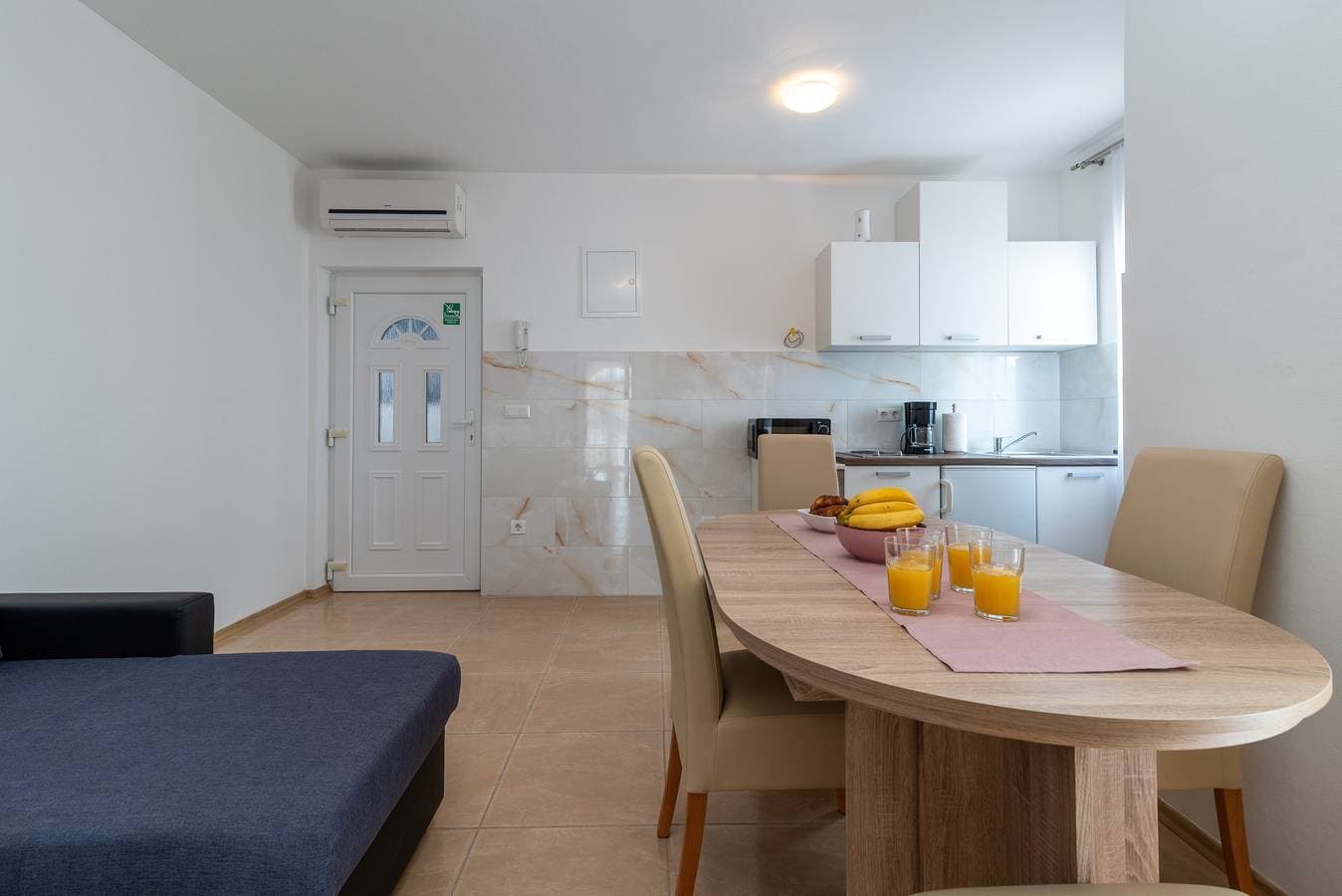 Foto 8 von 48: Ferienwohnung für 4 Personen mit Meerblick