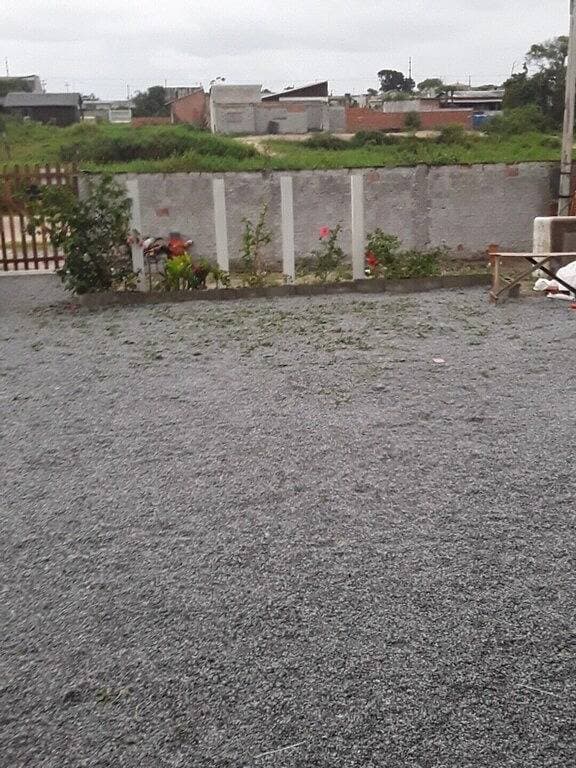 House with pool in Matinhos House accommodates up to 15 people. Super cozy. 1
