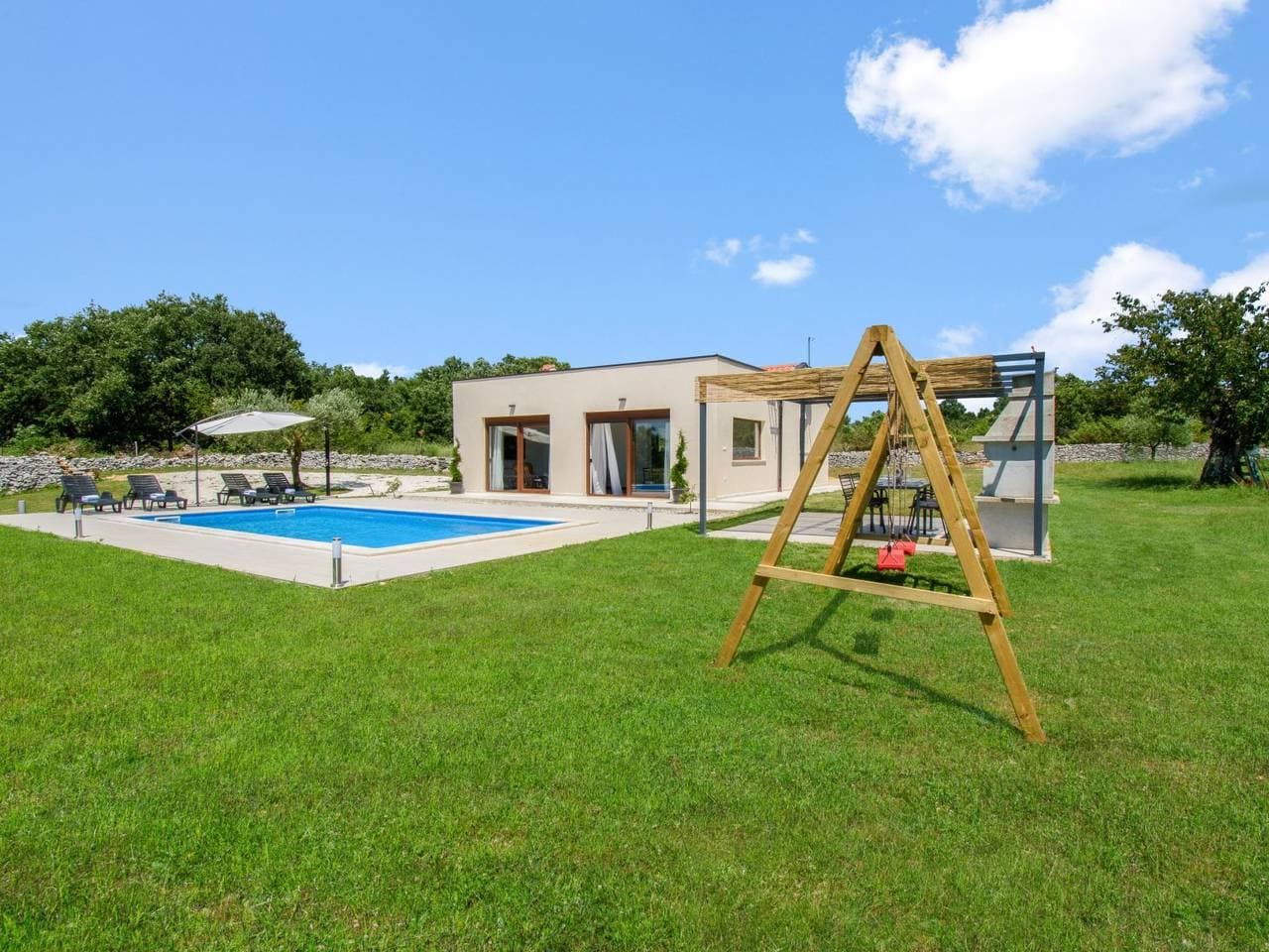 Foto 3 von 48: Villa Deni