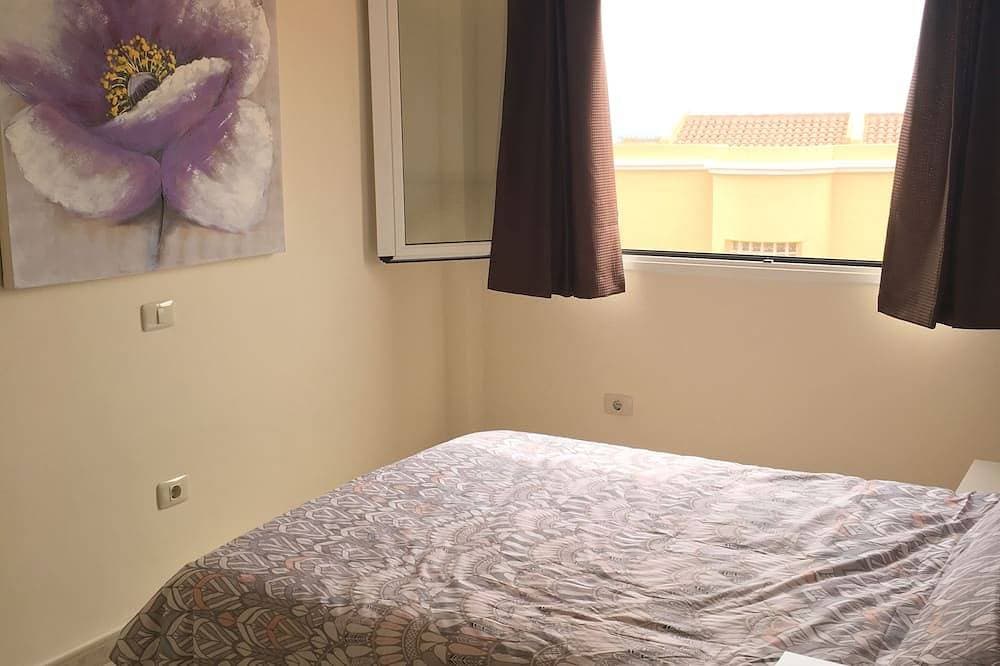 Foto 2 von 20: Neu möbliertes, Stadthaus, ruhige Wohnanlage, großer, privater Pool