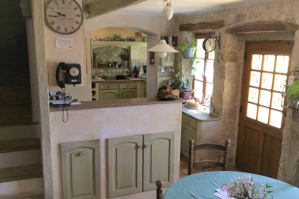 Foto 13 von 15: Charming villa with swimming pool - sleeps 8