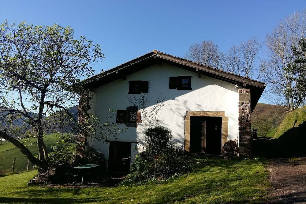 Gite Itola, großes Einfamilienhaus auf den Höhen von Bidarray 1