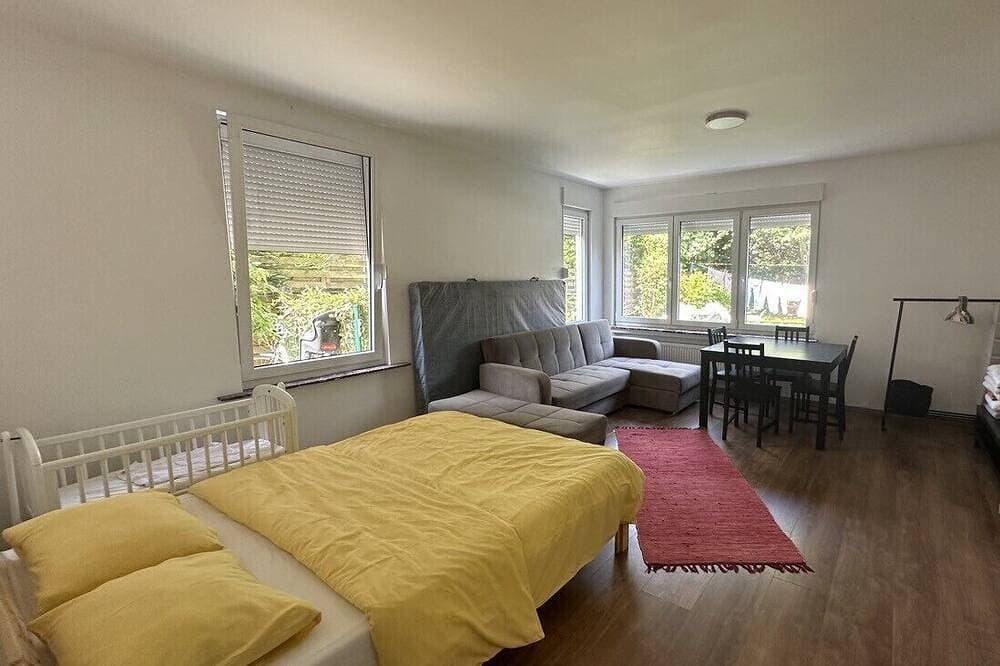 Cozy Garden Retreat - Family Friendly Studio with city access 1