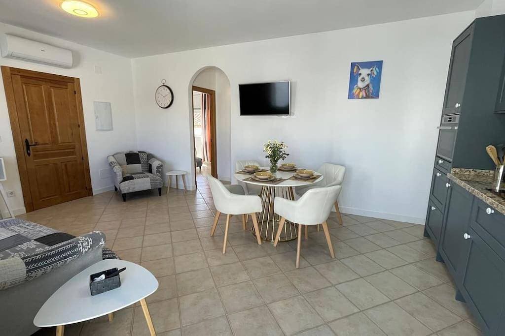 Foto 5 von 32: Two-Bedroom Apartment