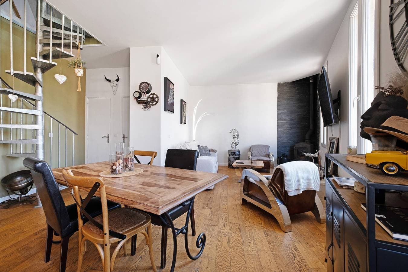 Foto 8 von 27: Klimatisiertes Duplex mit Parkplatz und Ladestation