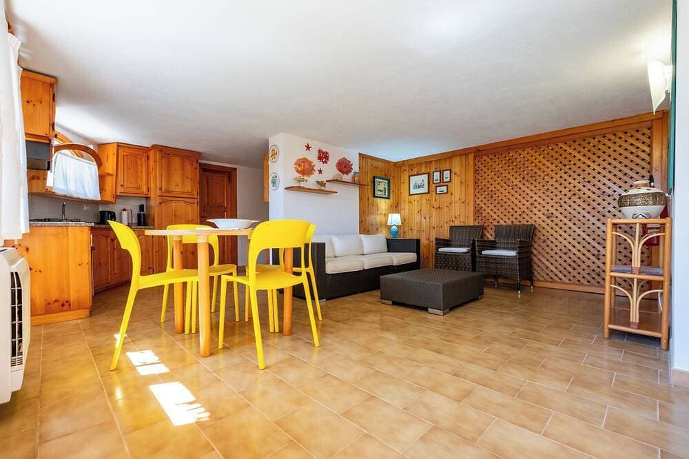 Foto 7 von 24: Casa Oleandro mit Garten, 100 mt von Strand entfernt, internet Wifi