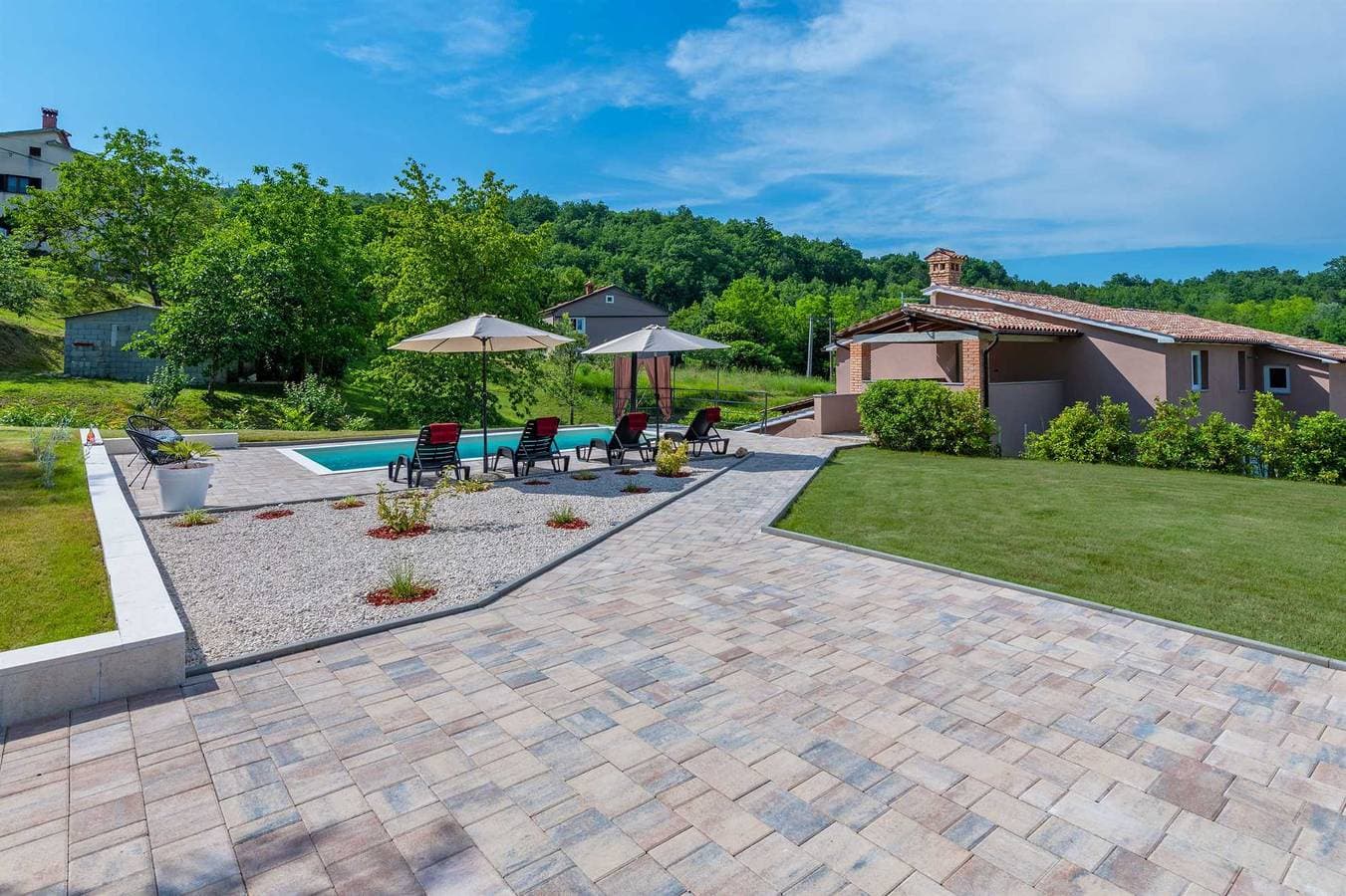 Foto 4 von 30: Familienfreundliche Villa Bonissa in einem ruhigen Dorf mit privatem Pool und großem Garten