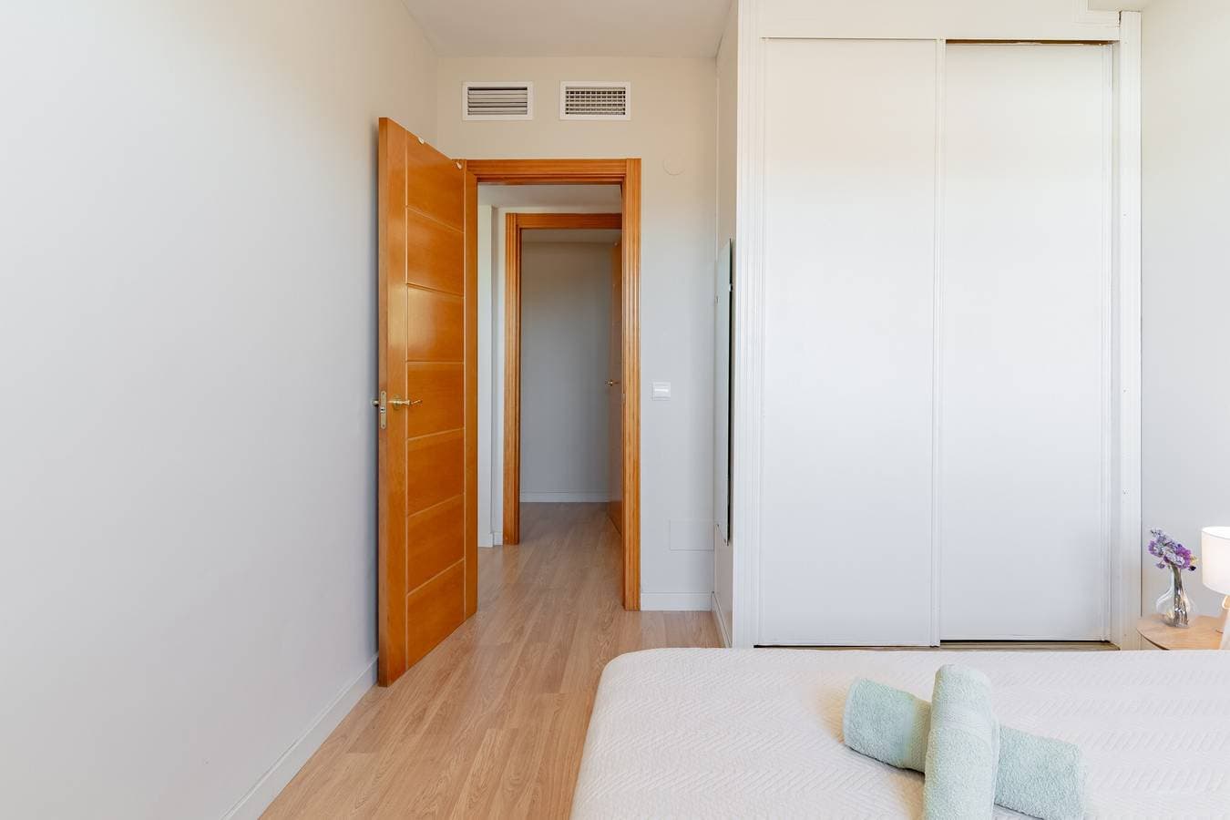 Foto 11 von 24: Ferienwohnung 'Meerblick - 2 Schlafzimmer' mit Gemeinschaftspool, Wi-Fi und Klimaanlage