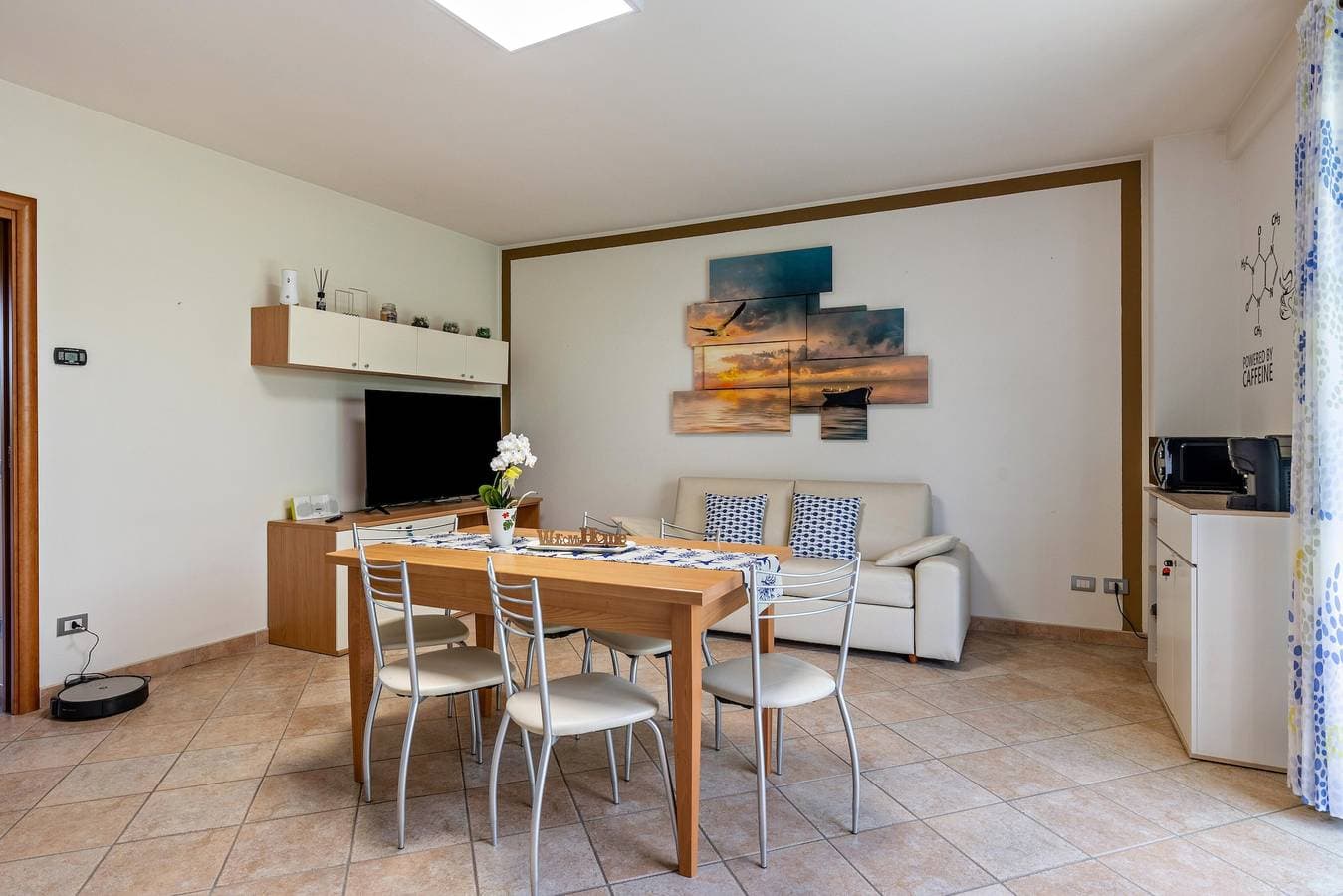 Foto 12 von 33: Helles Ferienwohnung 'Bluemoon' mit pool, WLAN und Klimaanlage