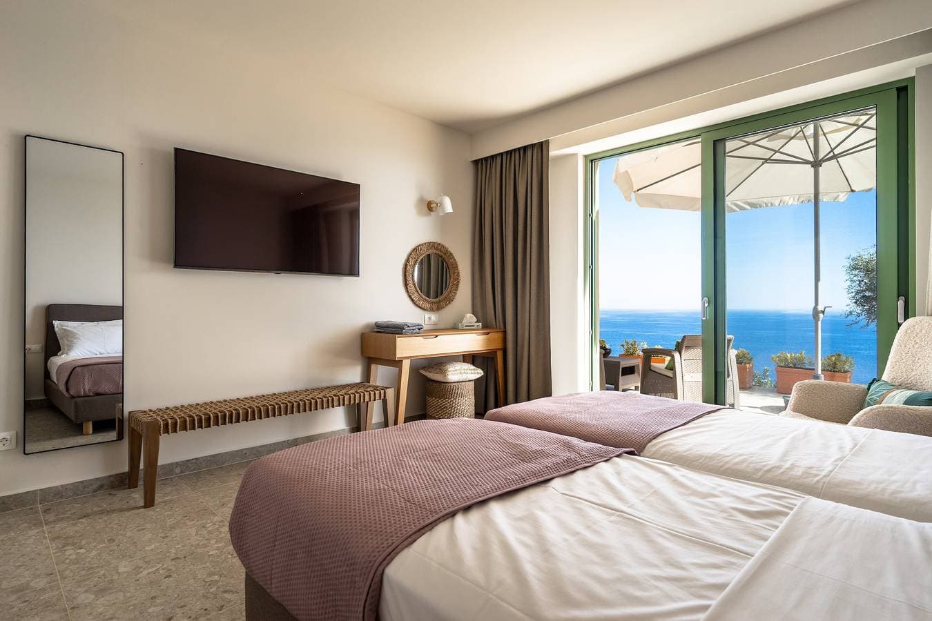 Foto 6 von 27: Ferienwohnung "Joy Breeze" mit Meerblick, Balkonen & WLAN