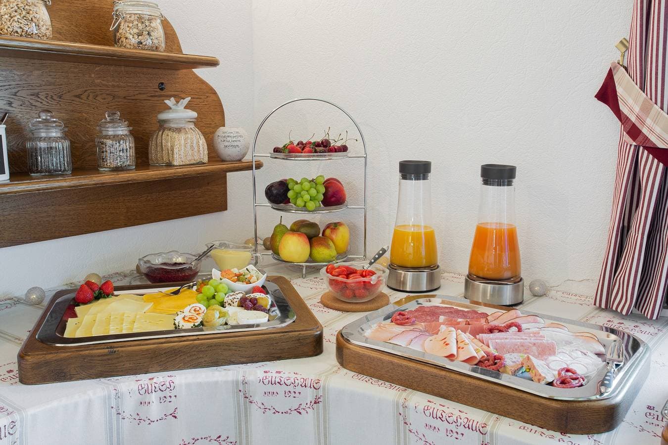 Foto 13 von 24: Prinzregent Luitpold Hotel garni - Komfort-Doppelzimmer mit Balkon