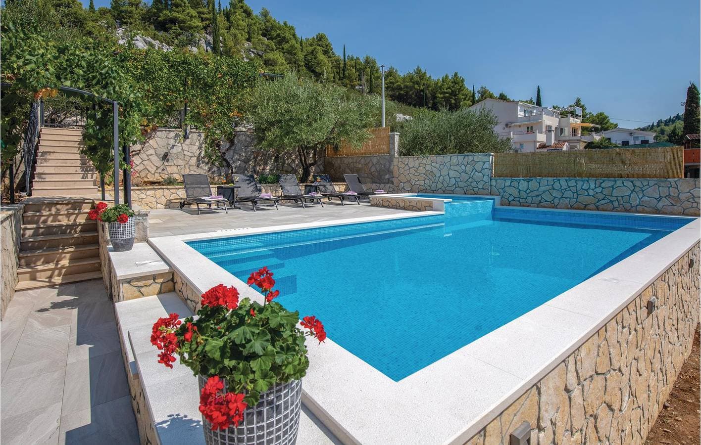 Foto 6 von 25: Modernes Apartment mit Pool, Terrasse und nur 300 m vom Strand entfernt!