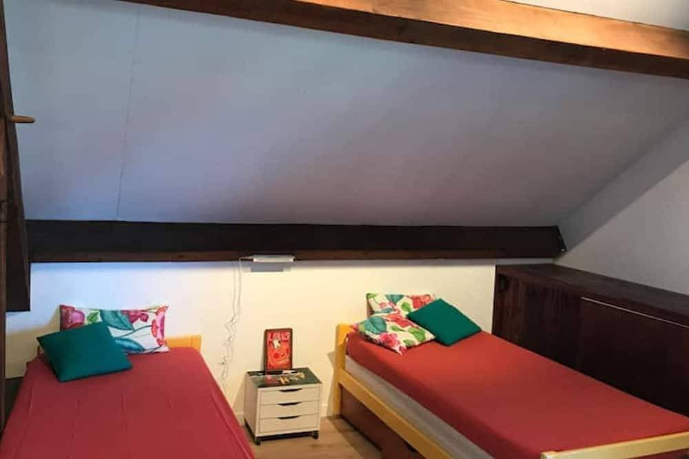 Foto 5 von 30: Grande Maison Familiale Dans le Massif des Bauges
