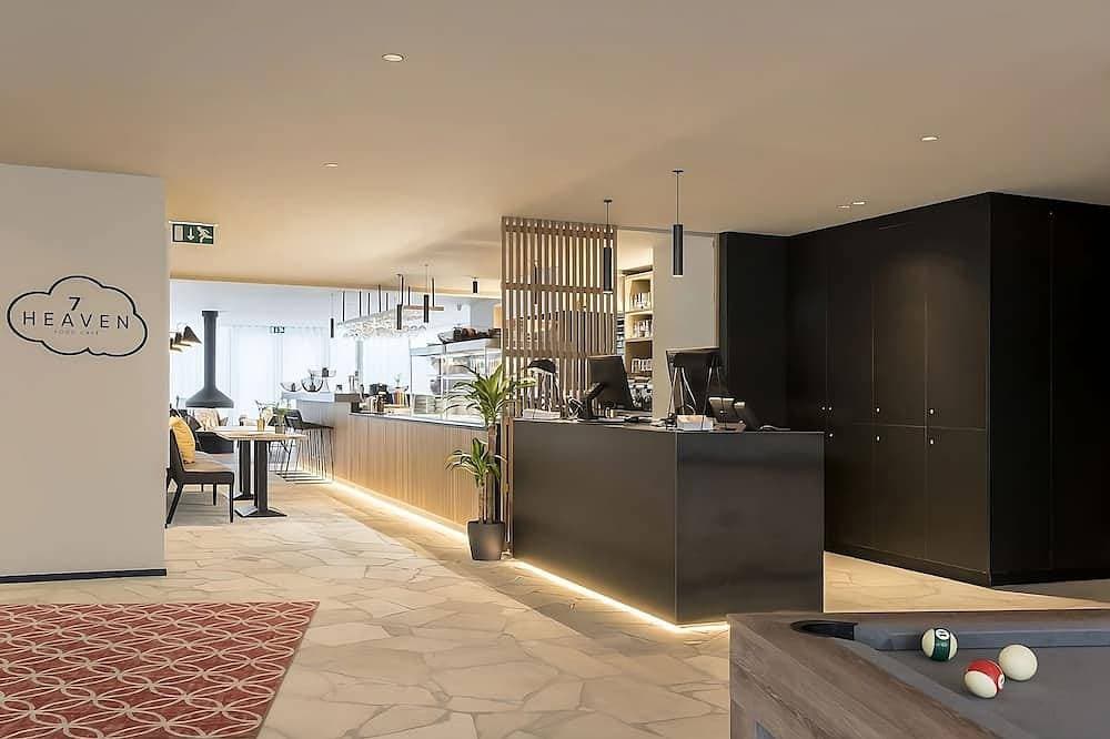 Walking Distance to Grote Markt! Family-friendly Property, City Views & Kitchen! 1