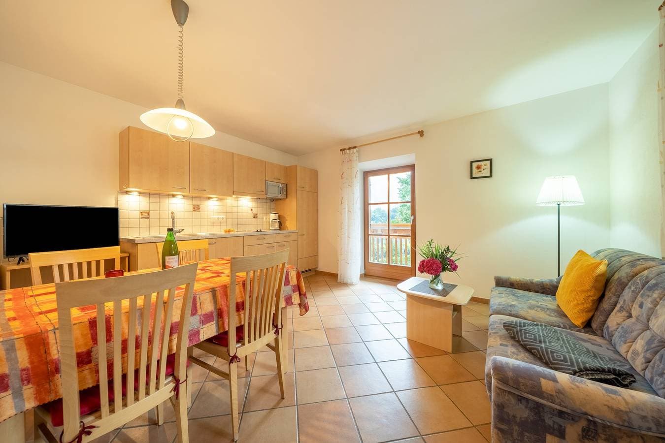 Foto 3 von 16: Ferienwohnung 'Stettnerhof Laugen' mit Bergblick, Terrasse und WLAN