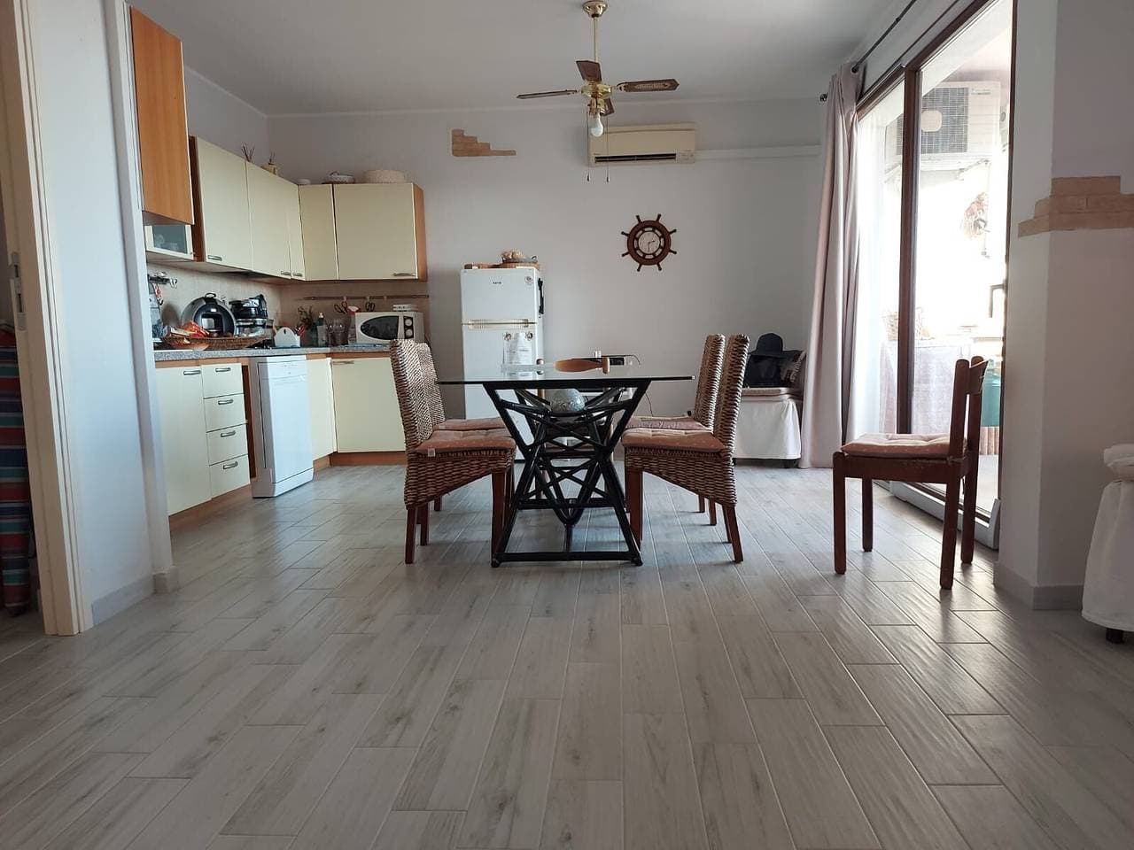 Foto 7 von 38: Ruhige Ferienwohnung "Casa Dea72" in Strandnähe mit Klimaanlage und Terrasse