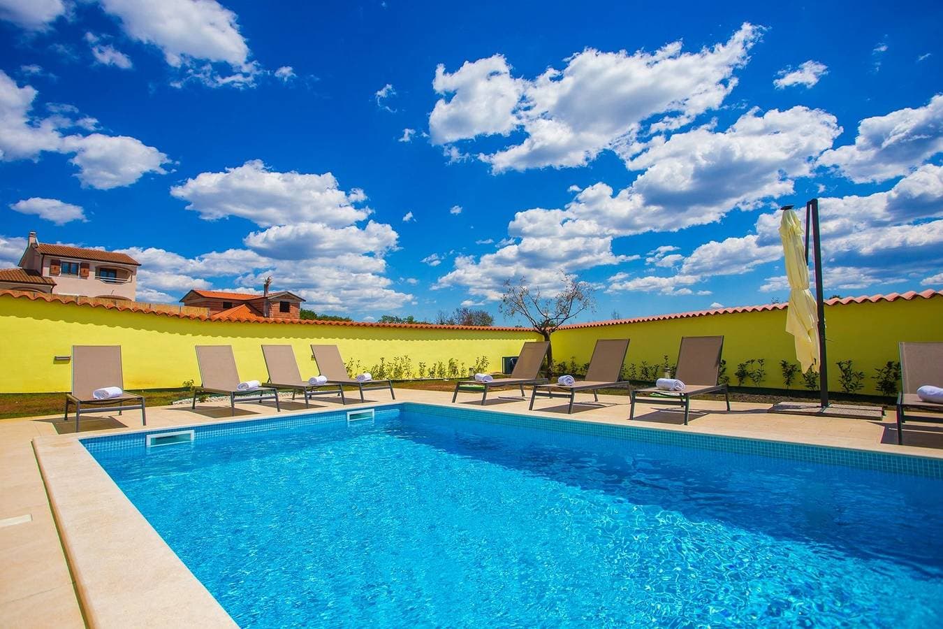 Foto 6 von 40: Familienvilla Gialla mit privatem Pool