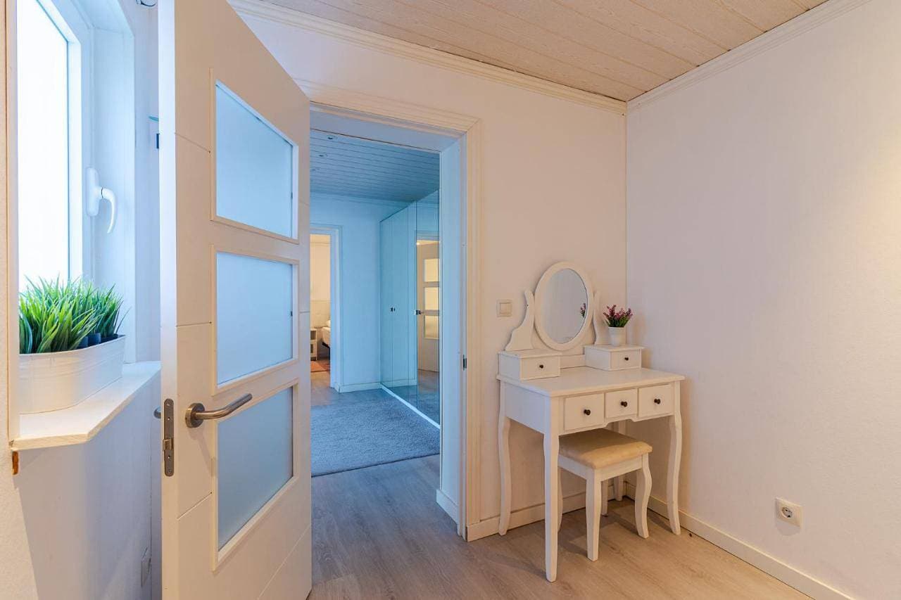 Foto 4 von 34: Two-Bedroom Apartment