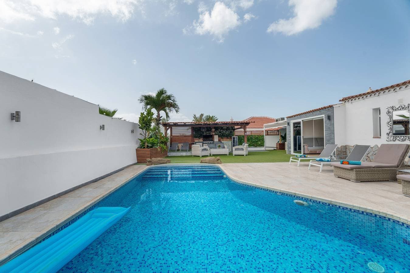 Foto 2 von 32: Ferienvilla 'Casa Zara' mit Meerblick, WLAN und Klimaanlage