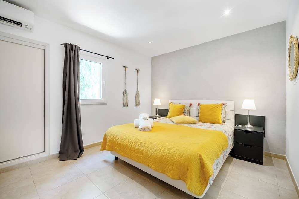 Foto 3 von 30: Renovated Villa, 5-Min Walk to Vale do Lobo Beach