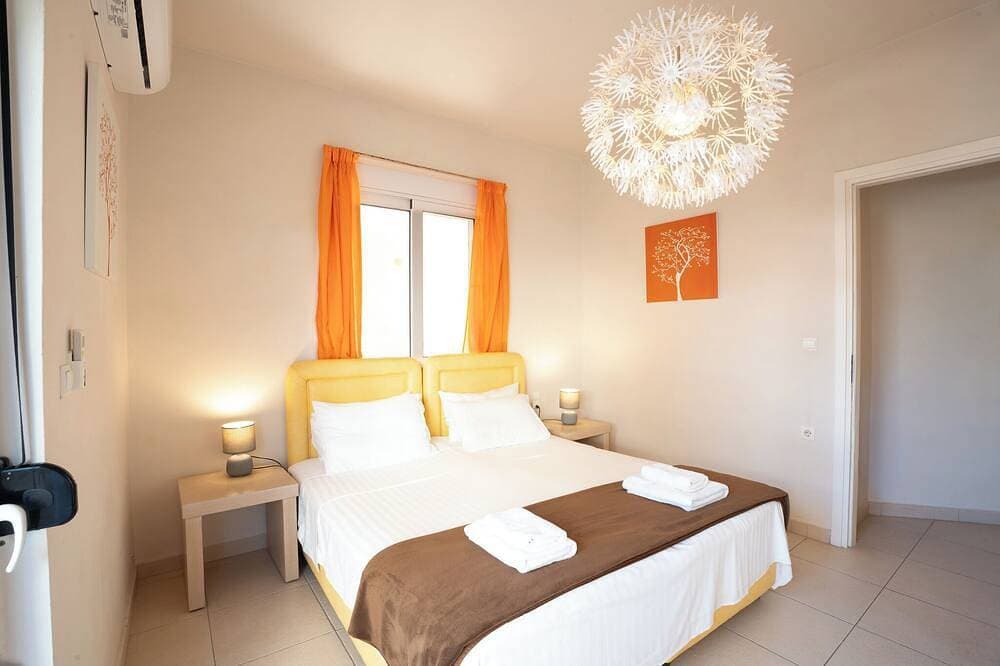 Foto 7 von 30: Arena - Beach Villa - Wifi- Sleep 4 - Sea view - Direct access to beach