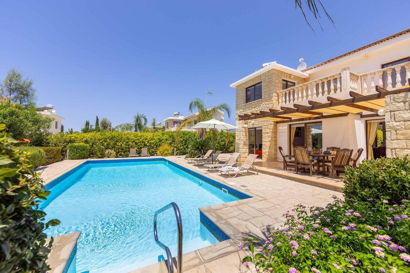 Foto 6 von 38: Villa für 6 Personen mit Balkon