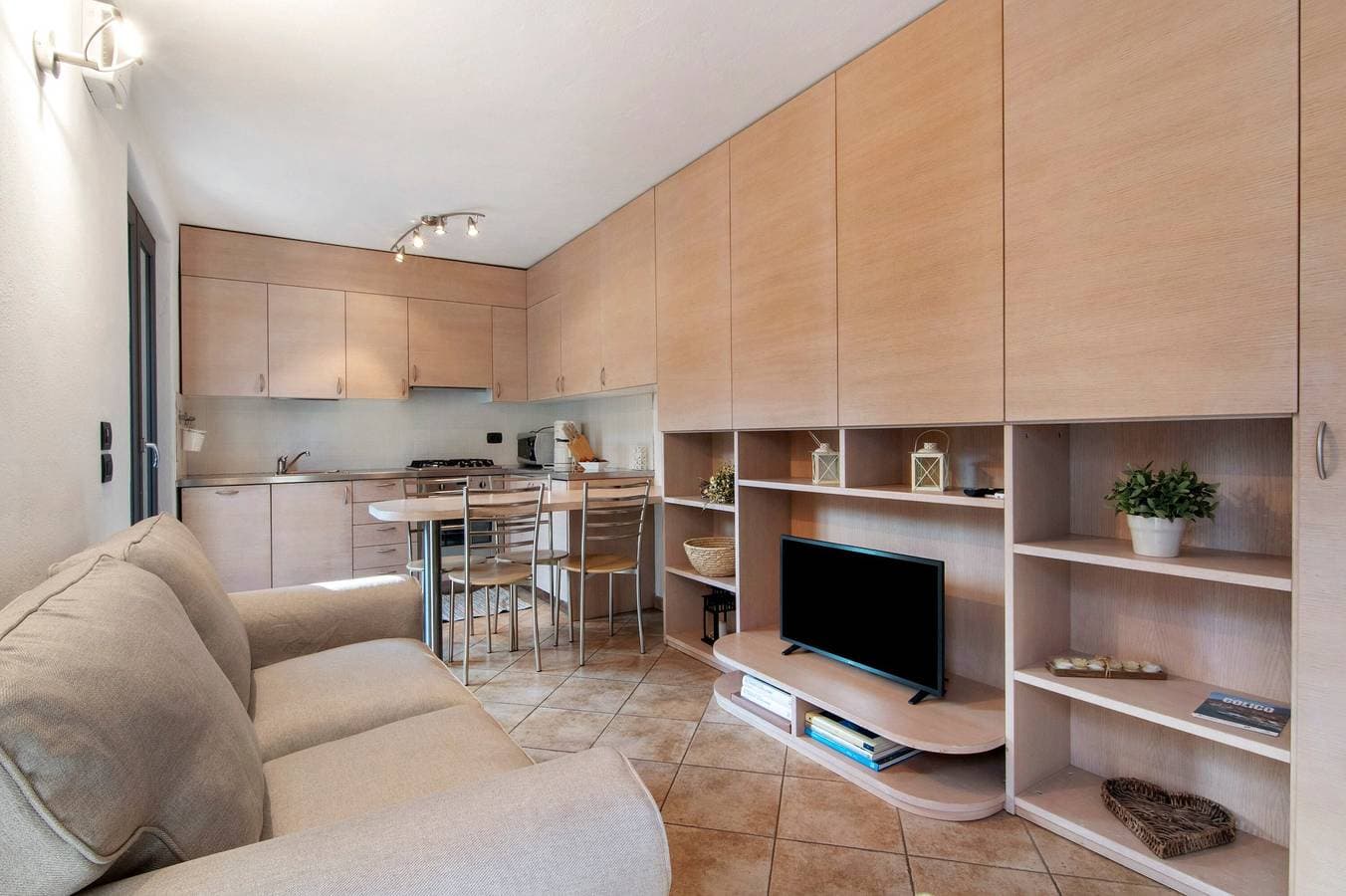 Foto 4 von 24: Ferienwohnung 'Il Nido Del Lago' mit Meerblick, Wi-Fi und Klimaanlage