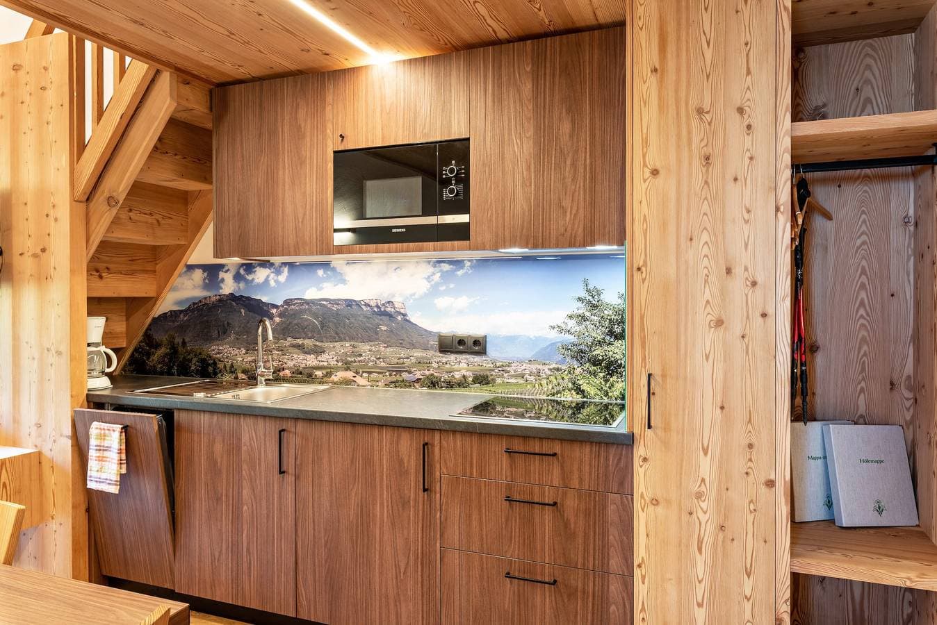 Foto 11 von 29: Ferienwohnung "Guntschöllerhof Mendelkamm" mit Bergblick, WLAN, Balkon und Garten