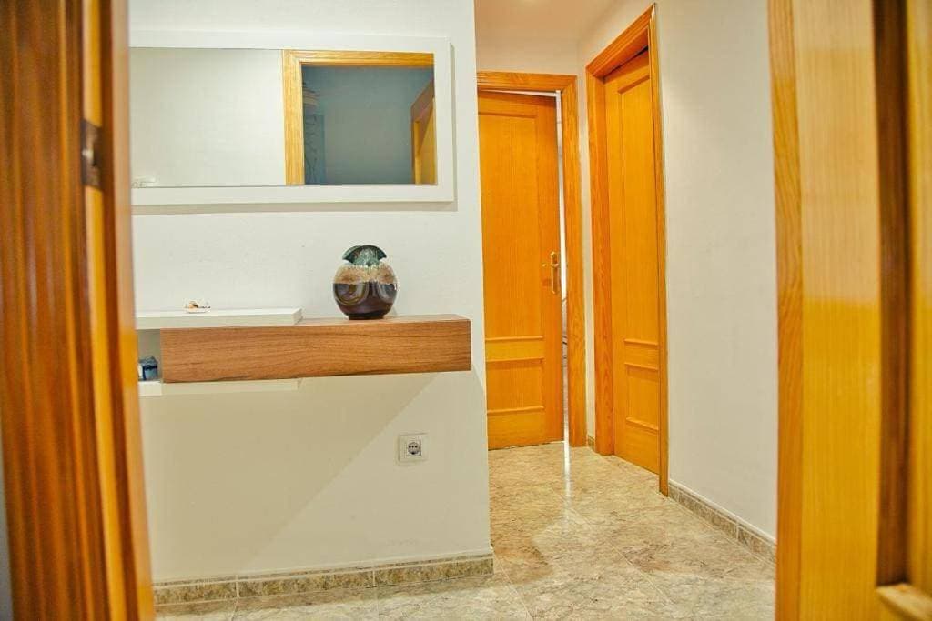 Foto 5 von 16: Three-Bedroom Apartment