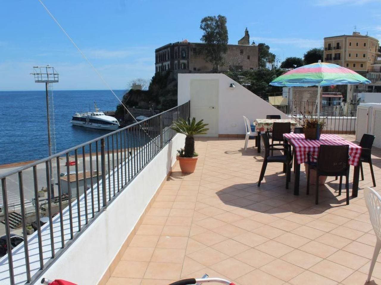 Foto 5 von 14: Ferienzimmer 'Bartolo' mit eigener Terrasse