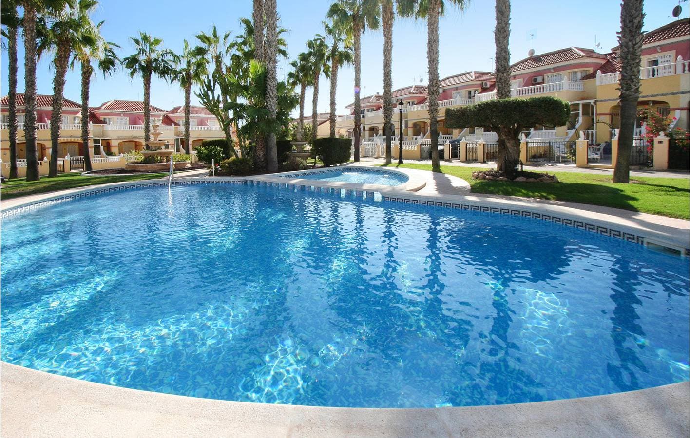 Foto 5 von 29: Rückzugsort am Strand mit Pool und Terrasse