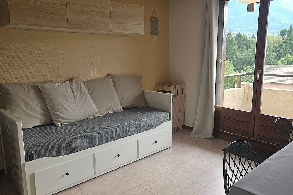Foto 5 von 10: Mountain-view apartment sleeps 6