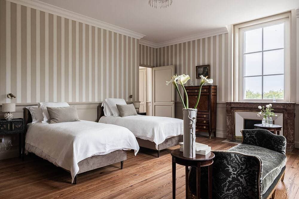 The Oa Suite 1