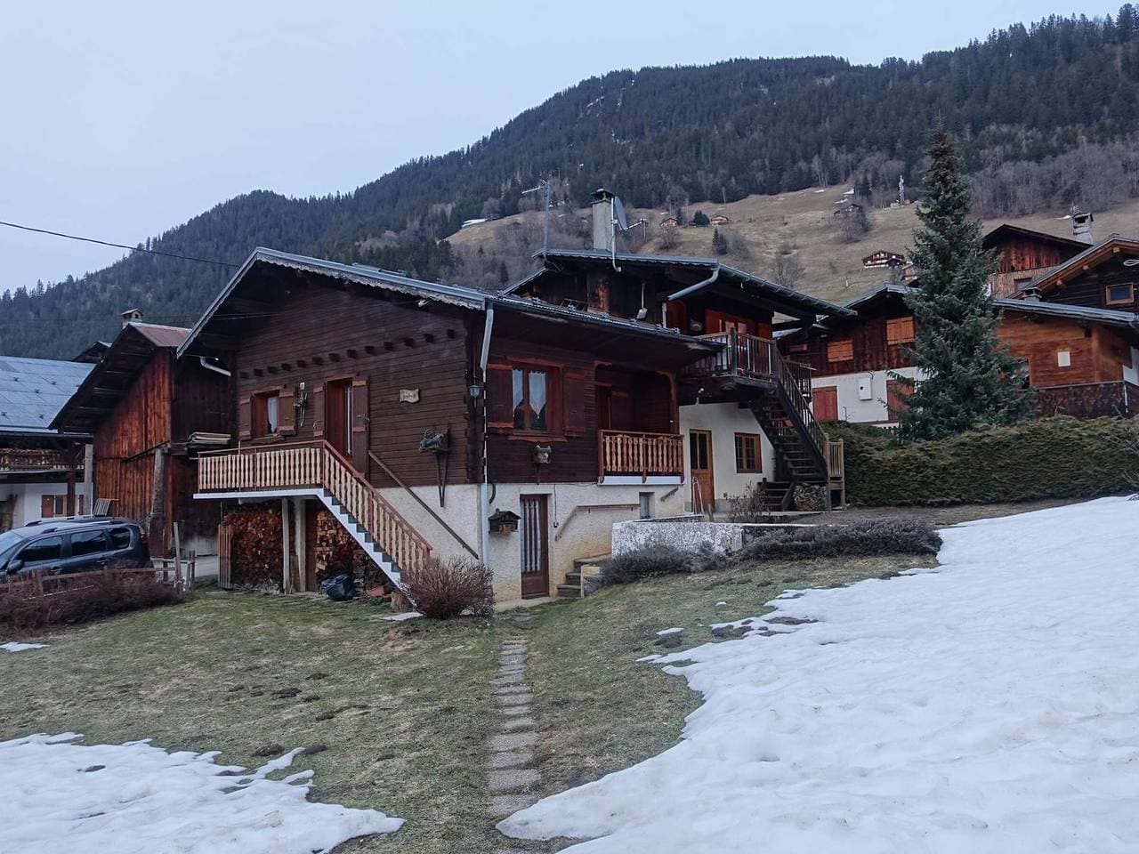 Foto 7 von 15: Gemütliches Chalet im Dorfzentrum mit Garten, Balkon & Parkplatz – Perfekt für 2-3 Personen