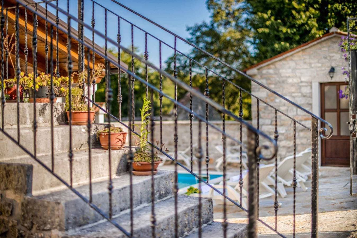 Foto 7 von 25: Ferienhaus mit Swimmingpool und Grill