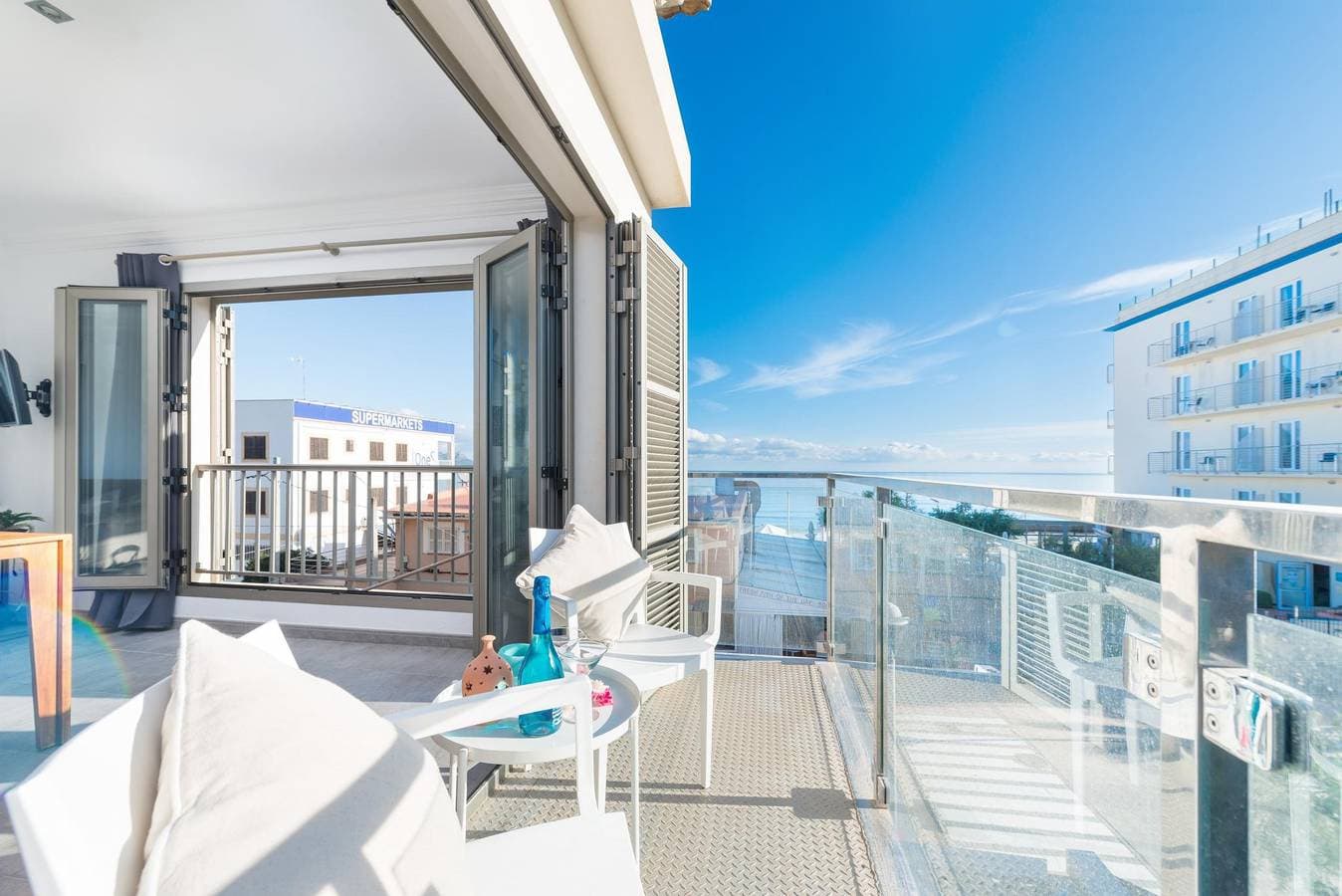 Castello Platja - Hübsches Apartment, mit Meerblick, nur 100m vom fantastischen Strand in Can Picafo... 1