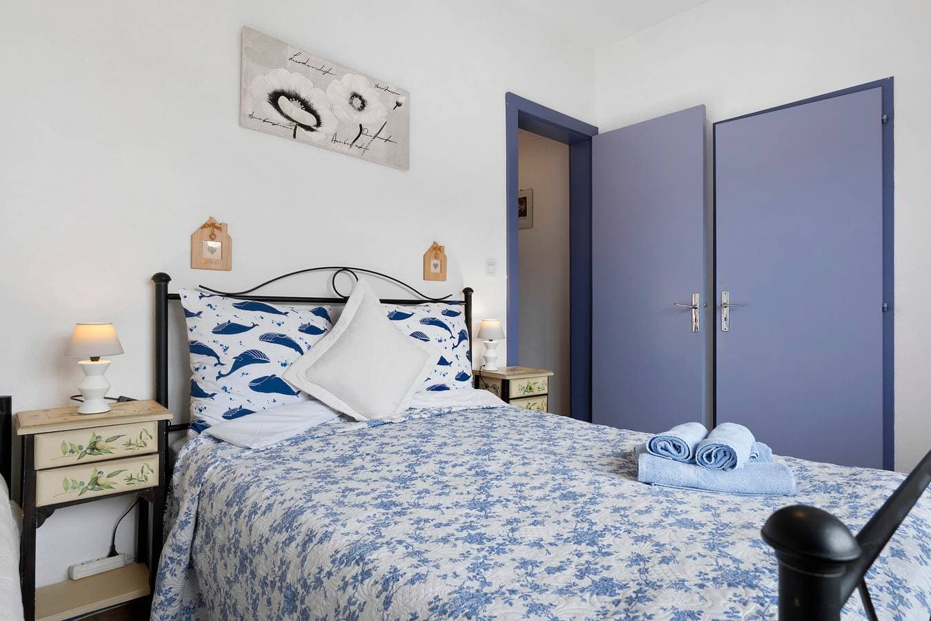 Foto 12 von 33: Gästezimmer „Chambre D – Sportive“ mit Bergblick, gemeinsamer Terrasse und WLAN