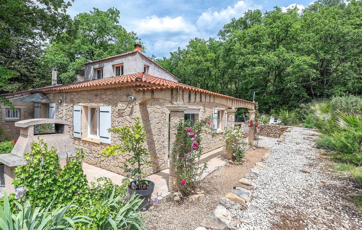 Modernes Apartment mit Pool, Parkplatz & WiFi - 2km nach Le Val 1