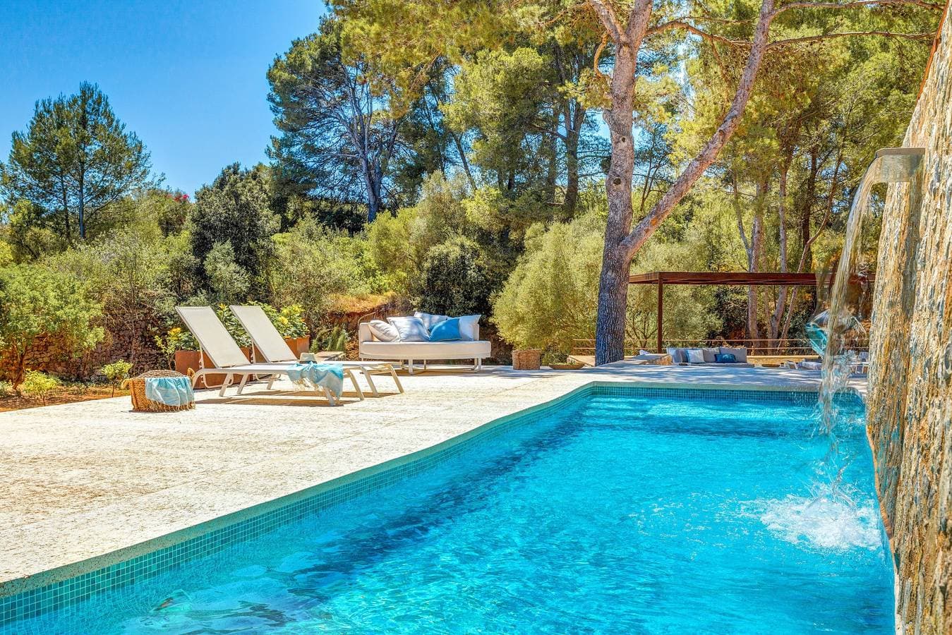 Foto 2 von 28: Modernes Landhaus Sos Fuyes mit Pool, WLAN, Terrasse und Bergblick