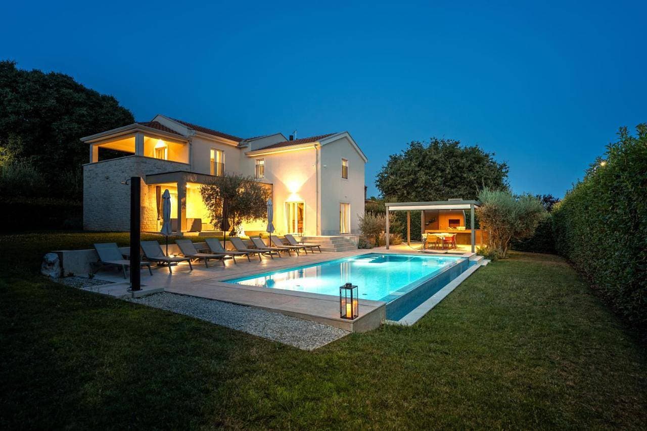 Foto 12 von 42: Villa