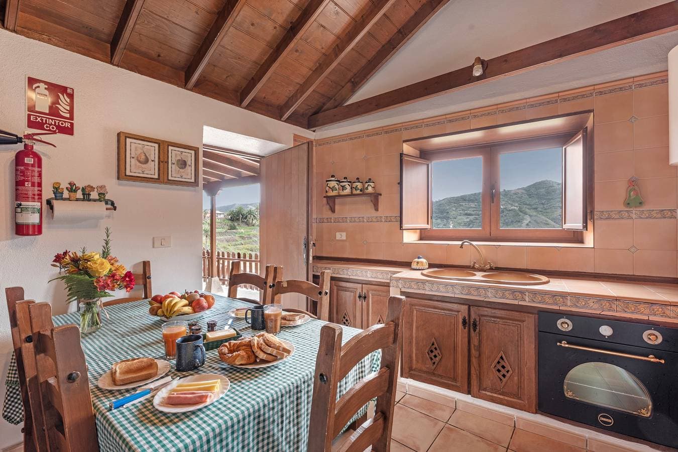 Foto 8 von 28: Ferienhaus 'Maria' mit Bergblick, privater Terrasse und WLAN - SilboHolidays