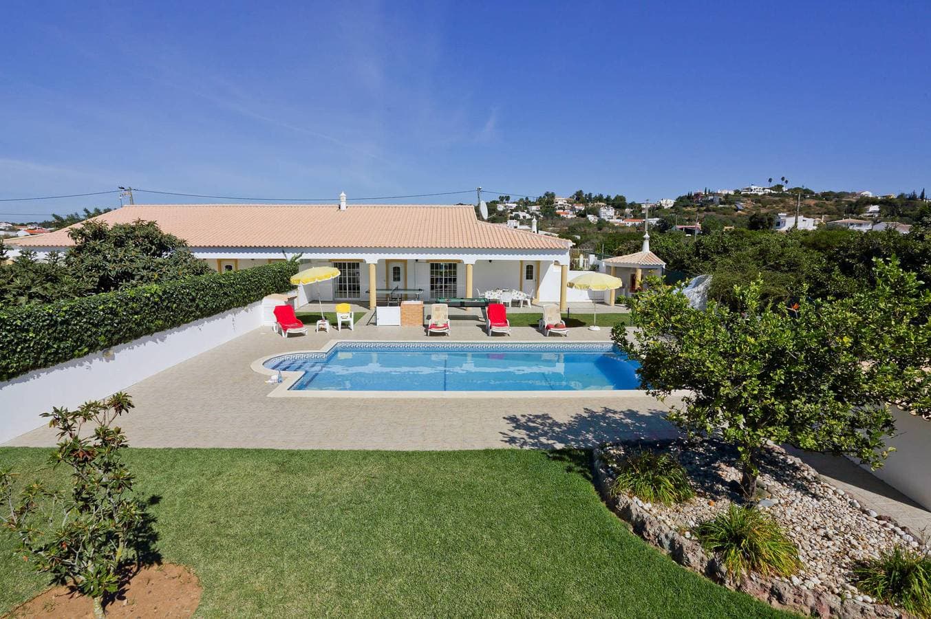 Foto 3 von 30: Villa für 4 Personen mit Garten