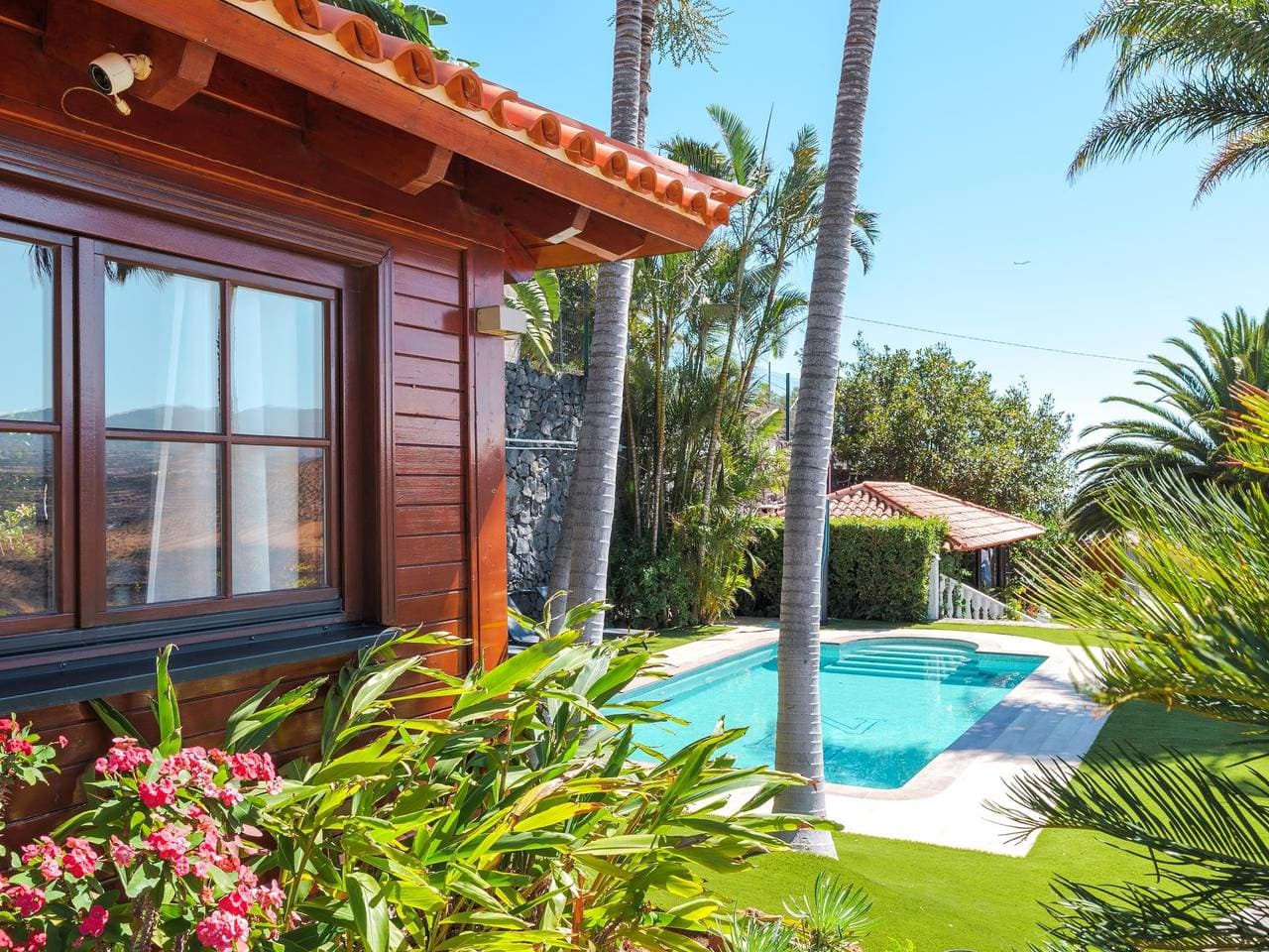 Foto 2 von 37: Ferienhaus für 4 Personen mit Pool