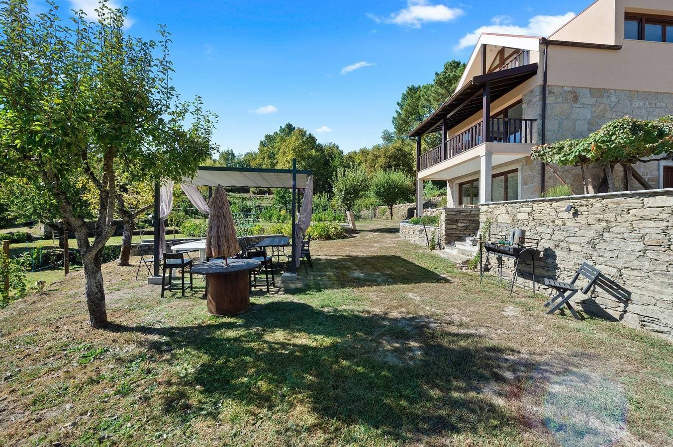 Foto 3 von 25: Bed and Breakfast 'Piso Lua' mit Bergblick und beheiztem Pool