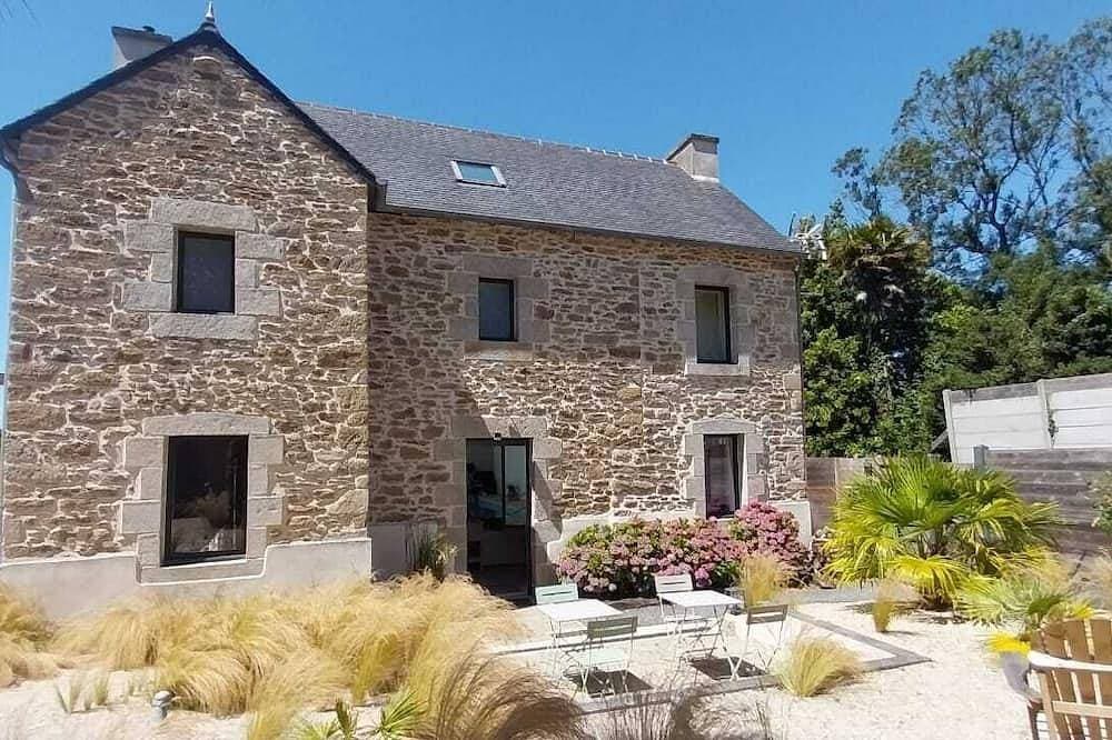 *New* Family home with heated indoor pool 1