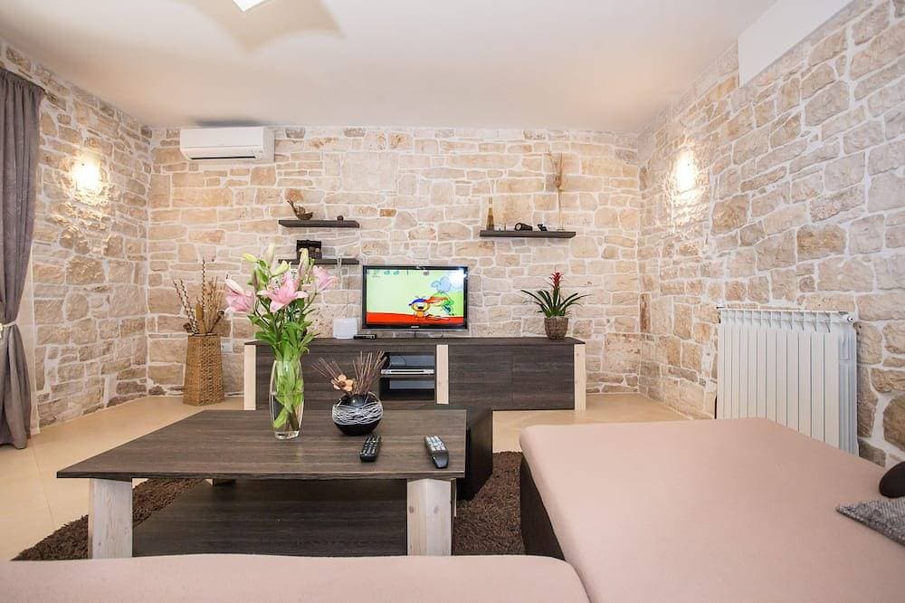Foto 2 von 30: Wunderschöne Villa mit Schwimmbad, Grill, WIfi, kostenloses WLAN