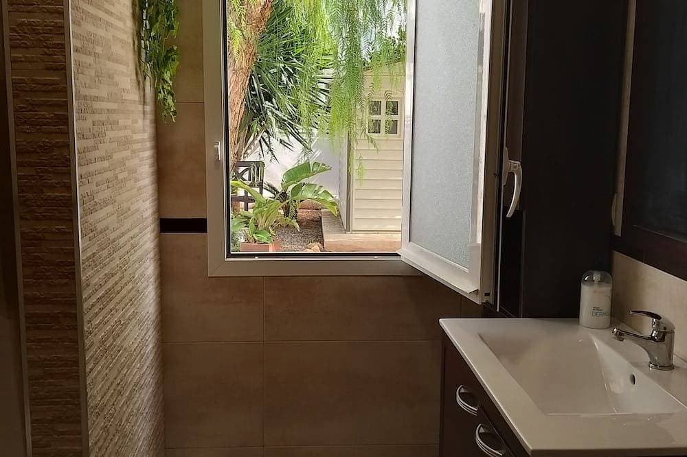Foto 6 von 30: Sonniges Haus, Garten, Pool, 1 Minuten Von Vier Stränden Zu Fuss